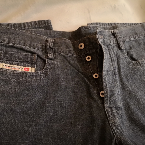 Men's designer Diesel jeans - Picture 2 of 8